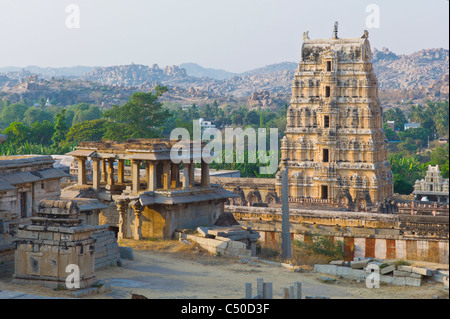 Virupaksha Tempel in Hampi, Bundesstaat Karnataka, Indien. Stockfoto