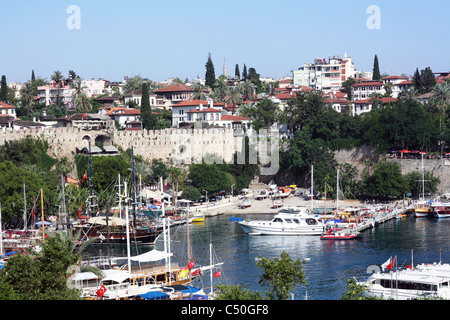 Berühmten alten Hafen in Antalya Stockfoto