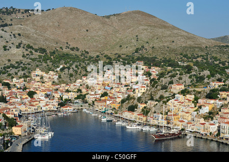 Symi. Dodekanes-Inseln. Griechenland. Hafen von Gialos. Stockfoto