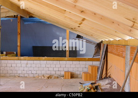 Dachstuhl Ausbauen - Dachstuhl rekonstruieren 08 Stockfoto