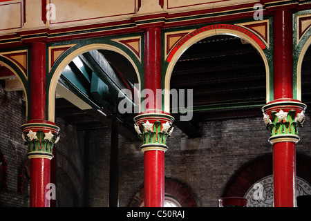 Innenraum des Vierschrötigkeit Pumpstation, gebaut in viktorianischen Zeiten von Joseph Bazalgette als Teil der Themse Kanalisation. Stockfoto