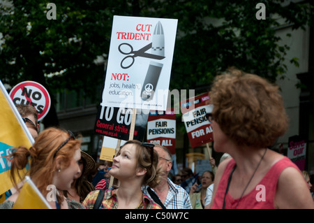 30. Juni 2011. Eines Tages treffen von Lehrern und Beamten protest gegen Änderungen in Pensionen Stockfoto