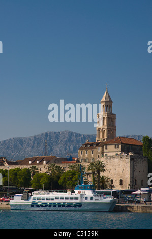 Katamaran Boot in Luka Hafen Split Dalmatien Kroatien Europa Stockfoto