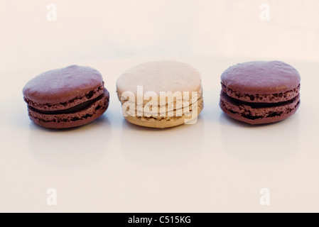 Macarons aufgereiht Stockfoto