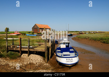 Boote im Hafen von Dornweiler, Norfolk, England, UK Stockfoto