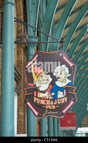 Punch und Judy Pub melden, Covent Garden Stockfoto