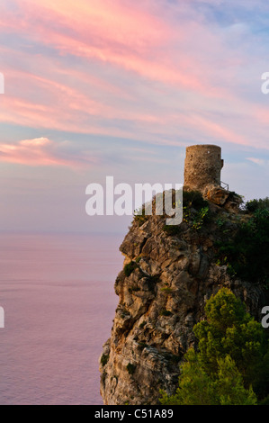 Wachturm Mirador de Ses Animes in der Abenddämmerung, Mallorca, Balearen, Spanien, Europa Stockfoto