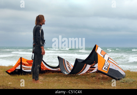 Kitesurfer in Schwarzes Meer, Ukraine Stockfoto