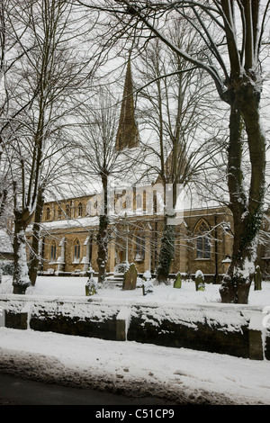 St. Markus Kirche, Swindon, bekannt als The Railway-Kirche im Schnee Stockfoto