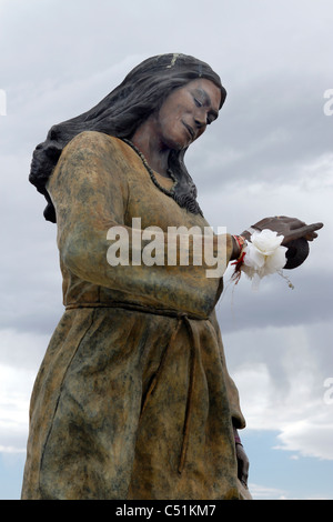 Skulptur von Sacajawea, die zwei Jahre lang als Leitfaden für die historischen Lewis und Clark Expedition gehandelt. Stockfoto