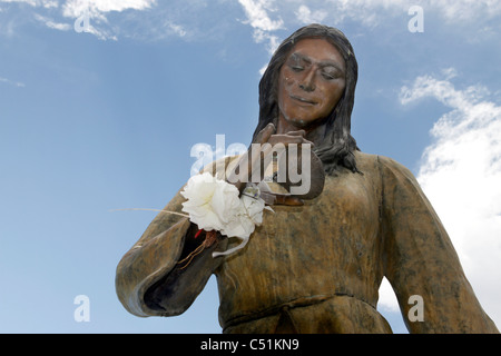 Skulptur von Sacajawea, die zwei Jahre lang als Leitfaden für die historischen Lewis und Clark Expedition gehandelt. Stockfoto