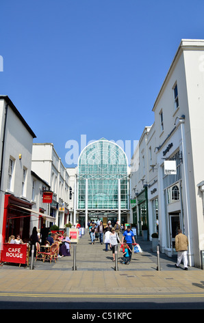 Satchwell Gericht & Royal Priors Shopping Centre, Leamington Spa, Warwickshire, Großbritannien Stockfoto