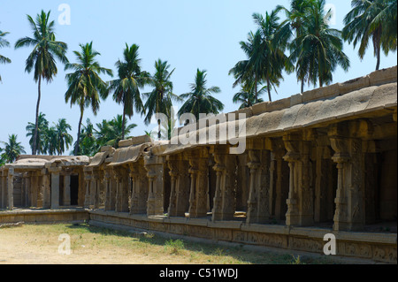 Ruinen von Krishna Basar in Vitthala-Tempel in Hampi, Karnataka, Indien. Stockfoto