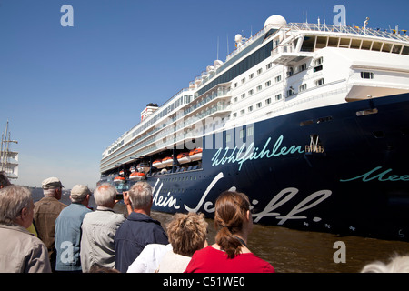 Kreuzfahrtschiff Mein Schiff im Hafen-Geburtstag 2011 in der freien und Hansestadt Stadt Hamburg, Deutschland Stockfoto