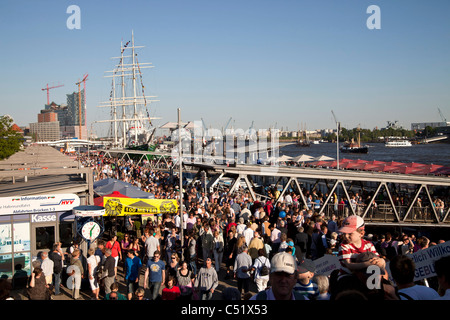 Publikum am Hafengeburtstag oder Hafengeburtstag 2011, Hanse Stadt Hamburg, Deutschland, Europa Stockfoto