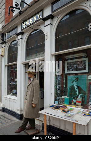 Sweny Apotheke (1847), wo Leopold Bloom kaufte seine Seife in "Ulysses"- und jetzt ein Museum, Westland Row, Stadt Dublin, Irland Stockfoto