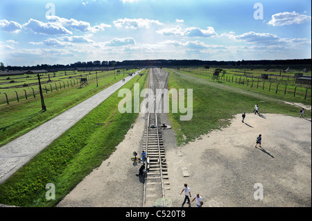 Ehemaligen KZ Auschwitz II Birkenau und heute ein staatliches Museum - Blick über das Lager von der wichtigsten SS Wachturm Stockfoto