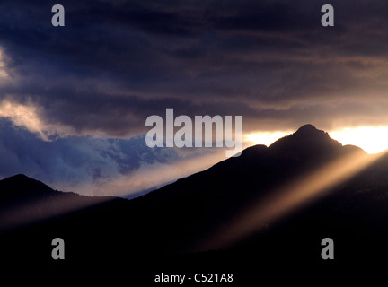 Ein Sturm über die Santa Rita Mountains, eine Sky-Insel im Coronado National Forest, Sonora-Wüste, Sonoita, Arizona, USA. Stockfoto