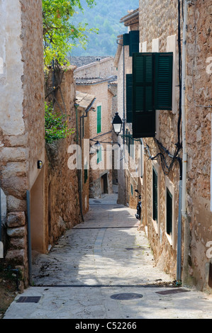 Straße in den Berg Dorf Fornalutx, Mallorca, Spanien, Europa Stockfoto