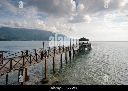 Pier von Panuba Inn Resort am Strand von Panuba, Pulau Tioman Island, Malaysia, Südostasien, Asien Stockfoto