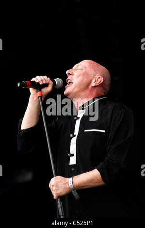 Magazin erklingt in The Hop Farm Music Festival, Hop Farm, Kent auf Samstag, 2. Juli 2011. Personen im Bild: Howard Devoto. Stockfoto