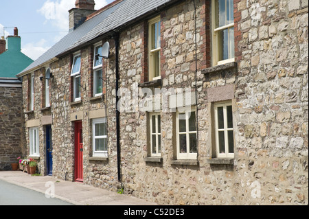 Traditionellen viktorianischen Reihenhaus Häuser im Dorf von Llangattock Powys South Wales UK Stockfoto