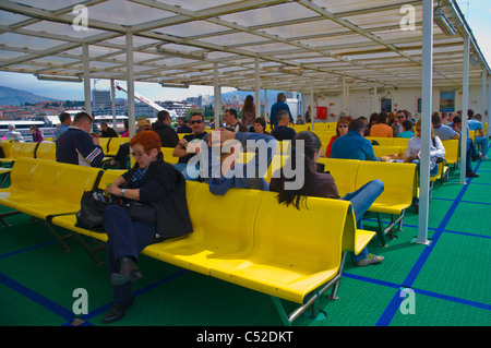 Menschen, die Reisen von Split nach Supetar auf der Insel Brac auf Adria Kroatien Europa Stockfoto