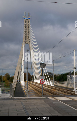 LUAS Brücke Dundrum Stockfoto