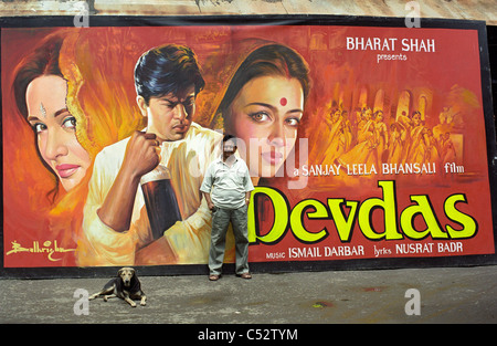 INDIEN Mumbai, handbemalte Bollywood Filmplakate bei Balkrishan Arts ein Film-Hoarder in Dadar, Künstler Balkrishna L Vaidya, Balkrishan, Devdas Film Stockfoto