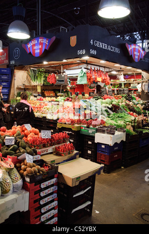 Obststand in La Boqueria-Markt, Barcelona, Spanien Stockfoto