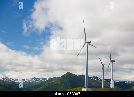 Windkraftanlagen auf Säule Berg für die Säule Berg Windprojekt, Kodiak Island, Alaska Stockfoto