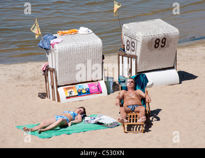 Belebten Strand im Strandbad am Wannsee in Berlin Deutschland Stockfoto