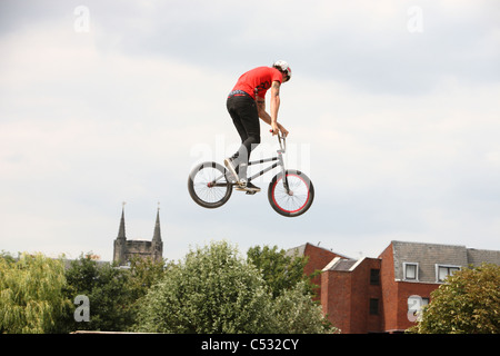 BMX-Stunt-Fahrer Stockfoto