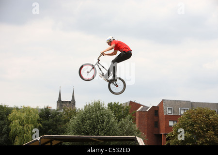BMX-Stunt-Fahrer Stockfoto