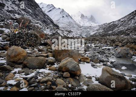 Gaumukh - die Quelle des Flusses Ganges in der Nähe von Gangotri, Indien. Stockfoto