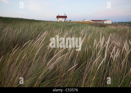 Fernblick über Point Wilson Lighthouse in Fort Worden State Park, Port Townsend, Jefferson County, Washington, USA Stockfoto