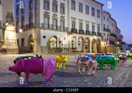 Schwein-Parade in Giraldo Platz, Evora, Portugal, Europa Stockfoto