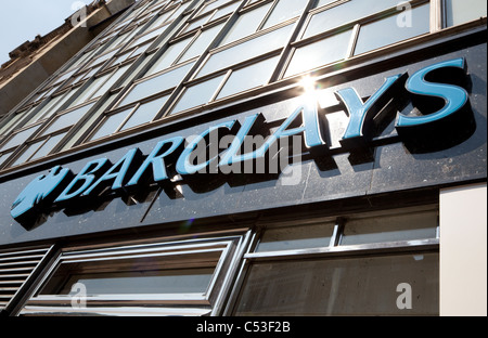 Melden Sie auf Zweig der Barclays Bank im Zentrum von London Stockfoto