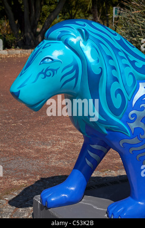 Surf Ari Löwen Skulpturen Teil des Stolzes in Bournemouth Lion Display zeigt ein Meter hohen Löwe in der Öffentlichkeit im Juli Stockfoto