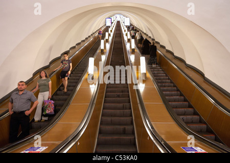 Sankt Petersburg Metro u-Bahn Rolltreppen Stockfoto