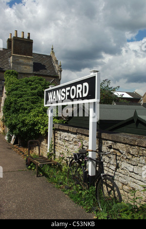 Plattform-Schild am Wansford Nene Valley Railway Station. Stockfoto