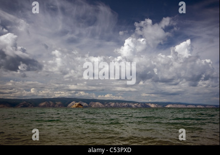 Baikal-See. Wolken. Gewitter. Olchon. Sibirien. Russland. Stockfoto