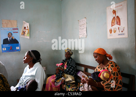 Mutter-Kind-Einheit der Ngarennaro Community Health Centre, Arusha, Tansania. Stockfoto