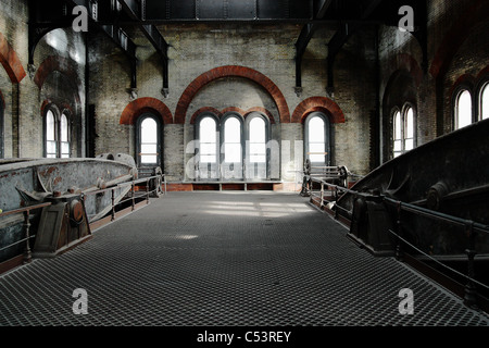 Innenraum des Vierschrötigkeit Pumpstation, gebaut in viktorianischen Zeiten von Joseph Bazalgette als Teil der Themse Kanalisation. Stockfoto