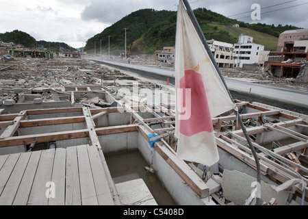 Tsunami-Verwüstungen in Onagawa, Region Tohoku, Japan, 2011. Stockfoto