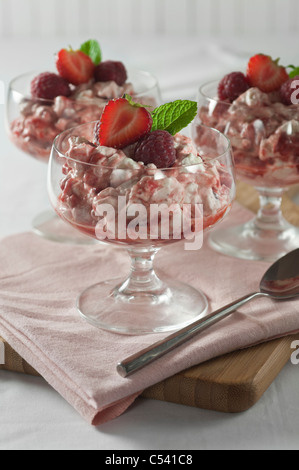 Eton Mess. Traditionelle englische Dessert. Stockfoto