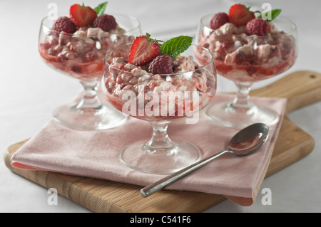 Eton Mess. Traditionelle englische Dessert. Stockfoto