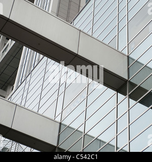 Niedrigen Winkel Blick auf Fuji Television Gebäude, Odaiba, Minato Ward, Tokio, Japan Stockfoto