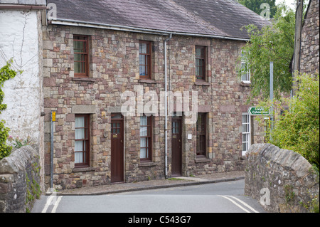 Traditionellen viktorianischen Reihenhaus Häuser im Dorf von Llangattock Powys South Wales UK Stockfoto