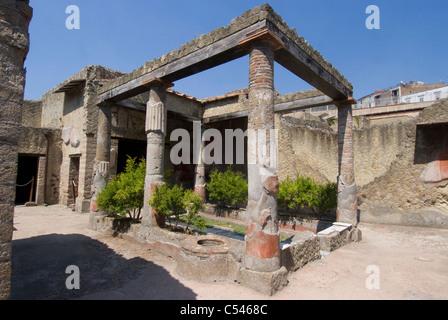 Blick auf die Ruinen der antiken römischen Stadt Herculaneum, Kampanien, Italien Stockfoto